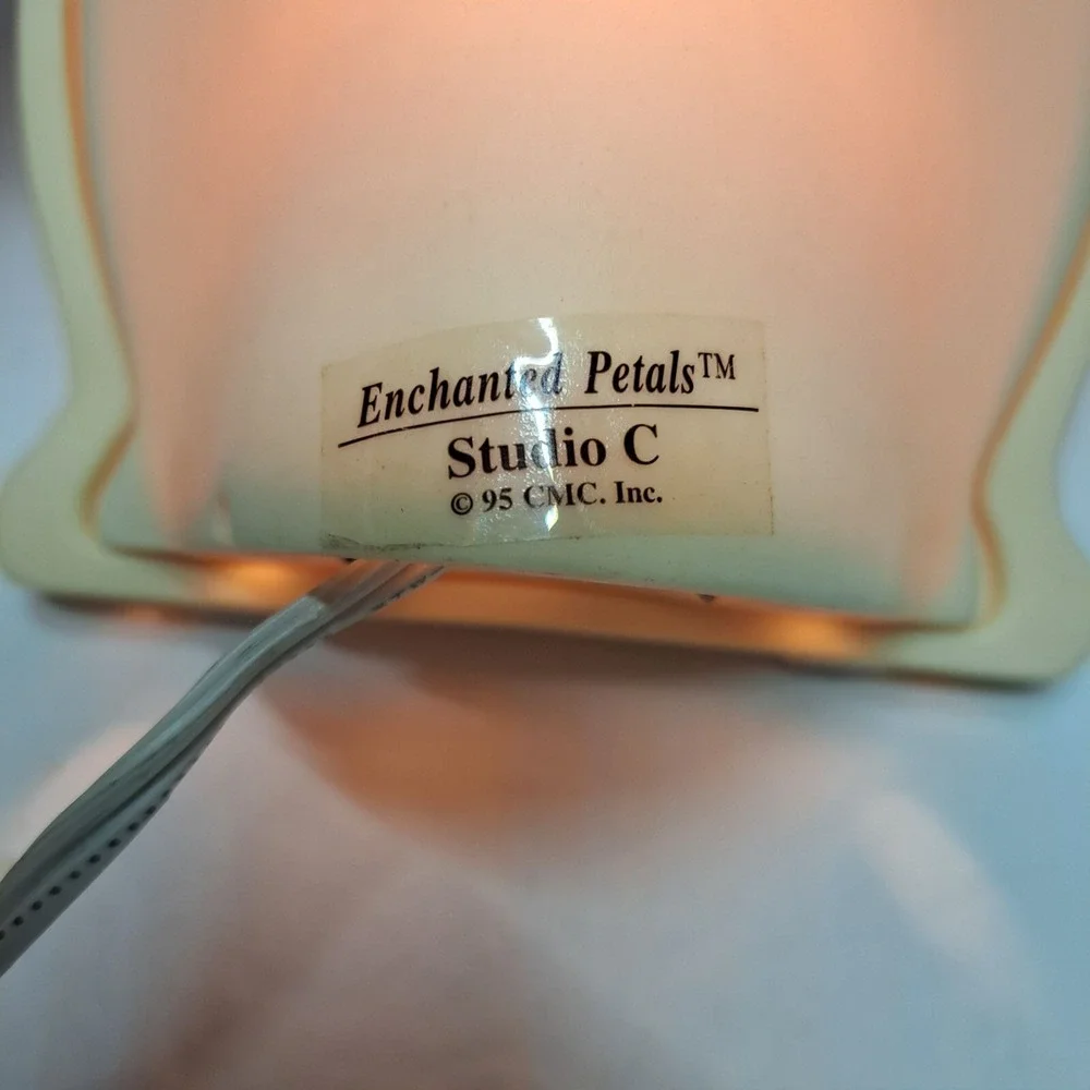 VTG Fairy Floral Lamp Night Light Enchanted Petals Studio C Soft Glow Plug-in 5